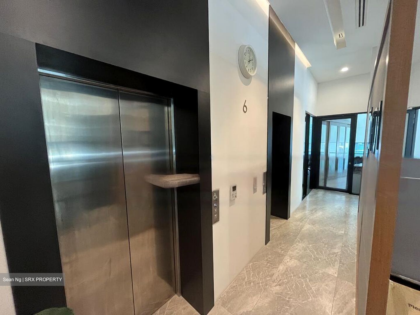 Oxley Tower (D1), Office #471214241
